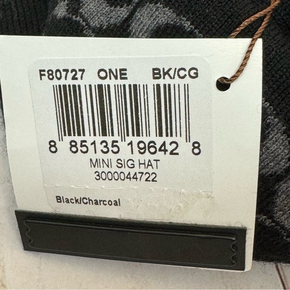 Coach 100% Merino Wool Beanie Hat One Size - Picture 4 of 8